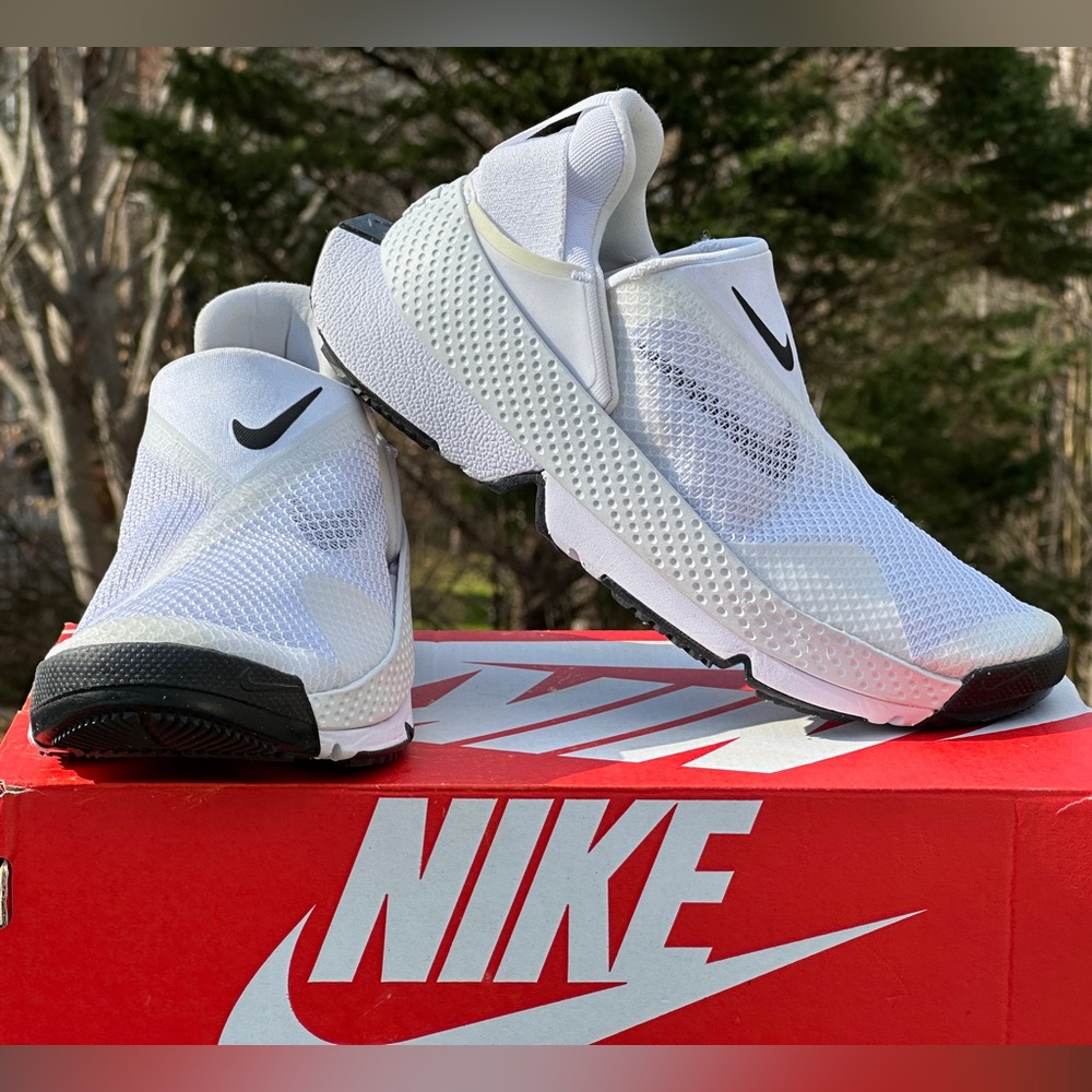Nike White Flyease Slip On Casual Laceless Sneakers NEW Womens 6.5 fits Youth 5Y - Picture 3 of 9